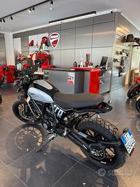 Scrambler Icon Dark 800