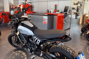 Scrambler Icon Dark 800