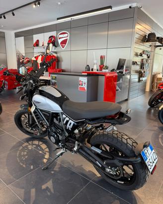 Scrambler Icon Dark 800