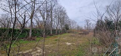 TERRENO PER PARCHEGGIO/PIAZZALE AUTO