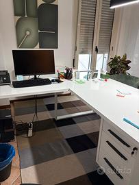 Scrivania angolare con cassettiera Deghi