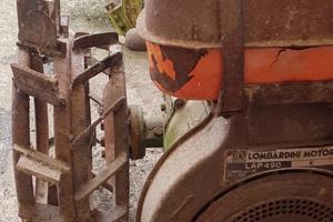 Trattore agricolo