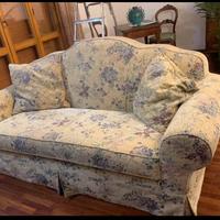 Divano 3 posti + 2 poltrone