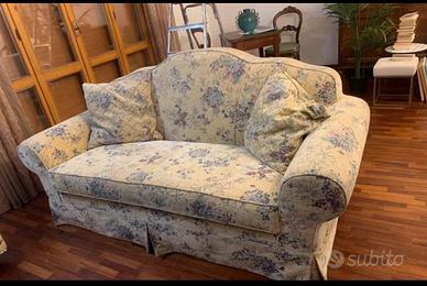Divano 3 posti + 2 poltrone