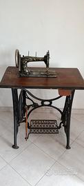 Macchine da cucire antiche 