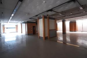 Locale commerciale mq 350 in zona centrale