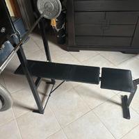 Panca con rack palestra