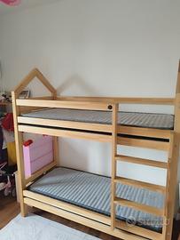 Letto a castello in legno stile casetta 
