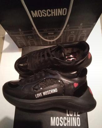 Scarpe Moschino taglia 39