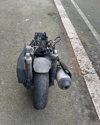 MOTORE COMPLETO BEVERLY 300 PROVENIENZA ROTTAMAZIO