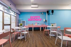 Sale festa per bambini e area piscina per feste