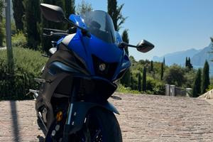 Yamaha R7