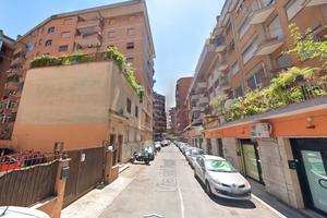 NUMIDIO QUADRATO STANZA SiNGOLA ARREDATA