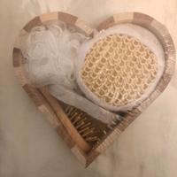Cuoricino in legno da bagno
