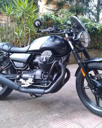 Moto Guzzi V7 IV stone Centenario