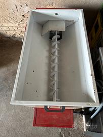 Pigiatrice deraspatrice con pompa