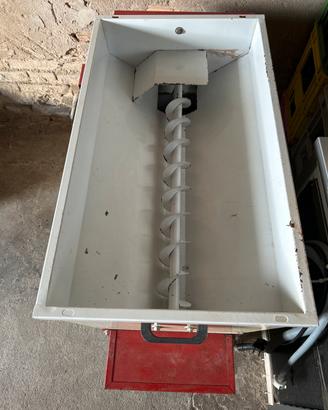 Pigiatrice deraspatrice con pompa