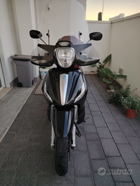 Piaggio Beverly 350 sport touring