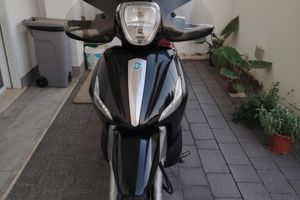 Piaggio Beverly 350 sport touring