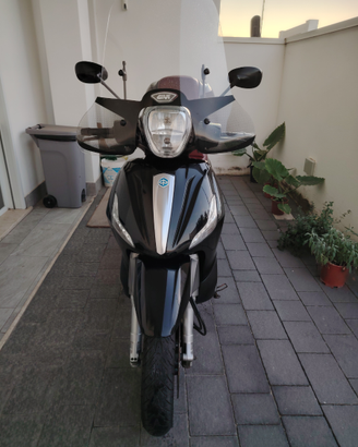 Piaggio Beverly 350 sport touring