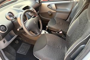 Peugeot 107 1.0 68CV 5p. Sweet Years 2Tronic