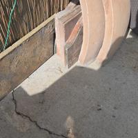 Forno a legna in materiale refrattario e cemento 