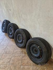Ruote con cerchioni  in ferro 195/65R15