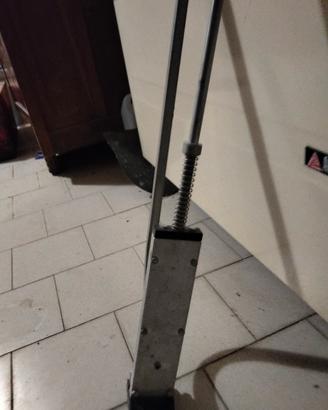 graffatrice per tubo impianto a pavimento 
