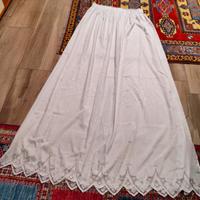 DUE TENDE SIMILI IN COTONE RICAMATO PER INTERNO