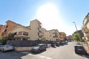 TORRE MAURA TRILOCALE ARREDATO Con BALCONE