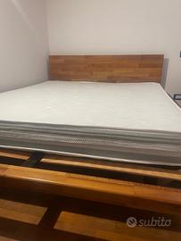 Letto matrimoniale con materasso
