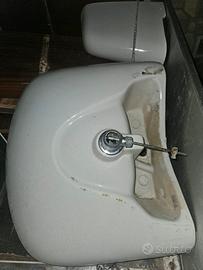 lavandino con colonna sospeso