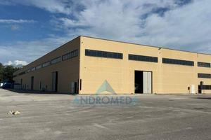 Immobile di 6400 m² con più di 5 locali a Capua