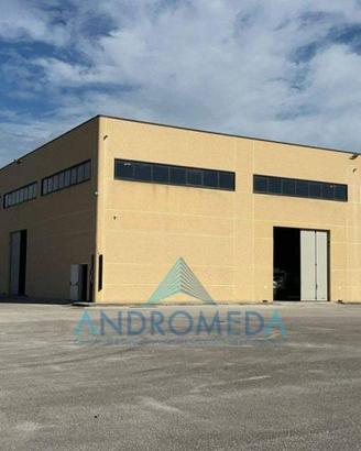 Immobile di 6400 m² con più di 5 locali a Capua