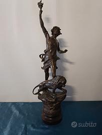 Scultura farro francese intitolata 'La Force"