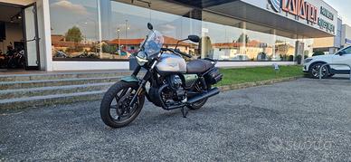 Moto Guzzi V7 Centenario