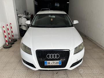 AUDI A3 SPB 2.0 TDI F.AP. Ambiente