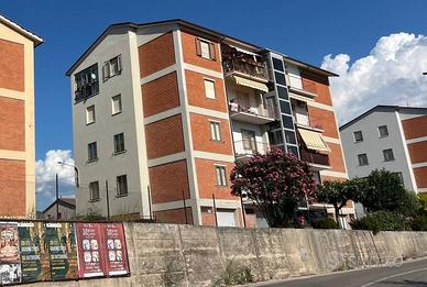 Appartamento di 123 m² con 5 locali e box auto a S