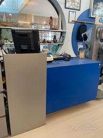 Bancone cassa per negozio