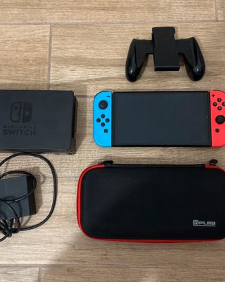 Nintendo Switch OLED + MicroSD 256GB + Custodia