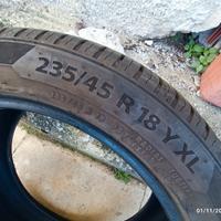 gomme 235/45/18 
