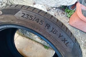 gomme 235/45/18 