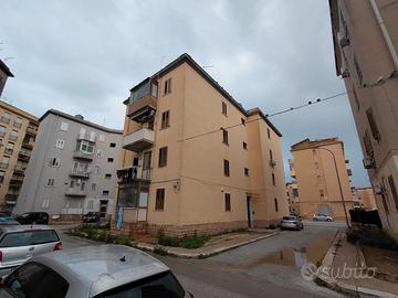 Trivani interamente ristrutturato in Via M.Amari