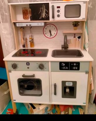 Cucina giocattolo in legno + tantissimi accessori 