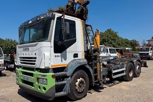 IVECO STRALIS 350 SCARRABILE + GRU 6X2