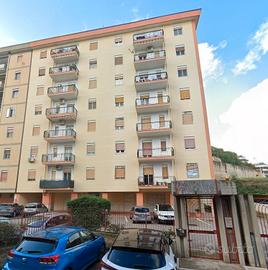 Zona centrale appartamento e box via Pietrelcina