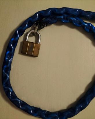 catena antifurto con lucchetto
