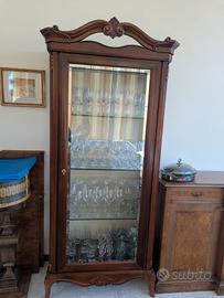 Vetrina Cristalliera Classica in Legno + Bicchieri
