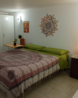 Accogliente camera con bagno
