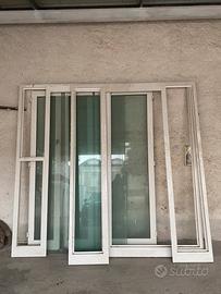 Porte e Vetrine per Negozio